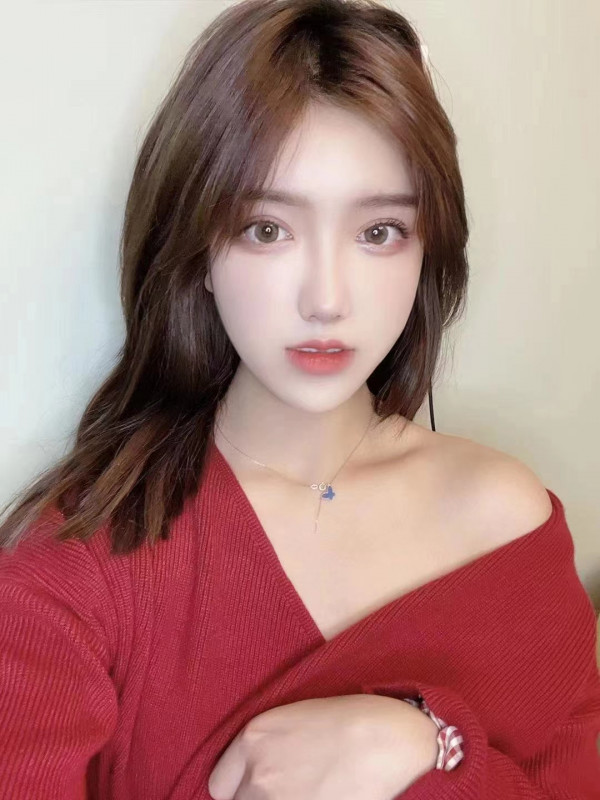 虹悦城小姐姐 年轻